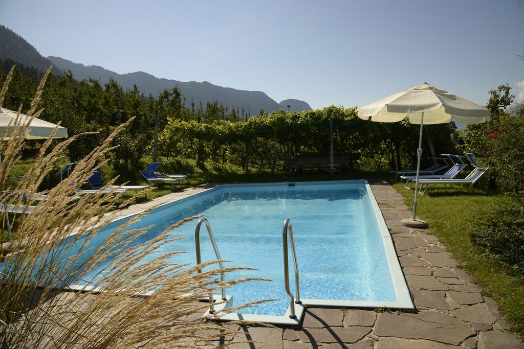 Krebishof Agriturismo Шена Номер фото