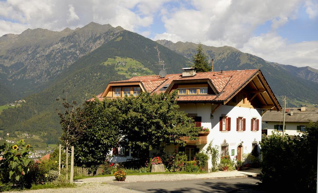 Krebishof Agriturismo Шена Екстер'єр фото