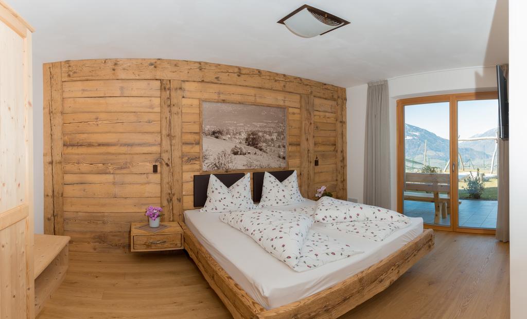 Krebishof Agriturismo Шена Екстер'єр фото