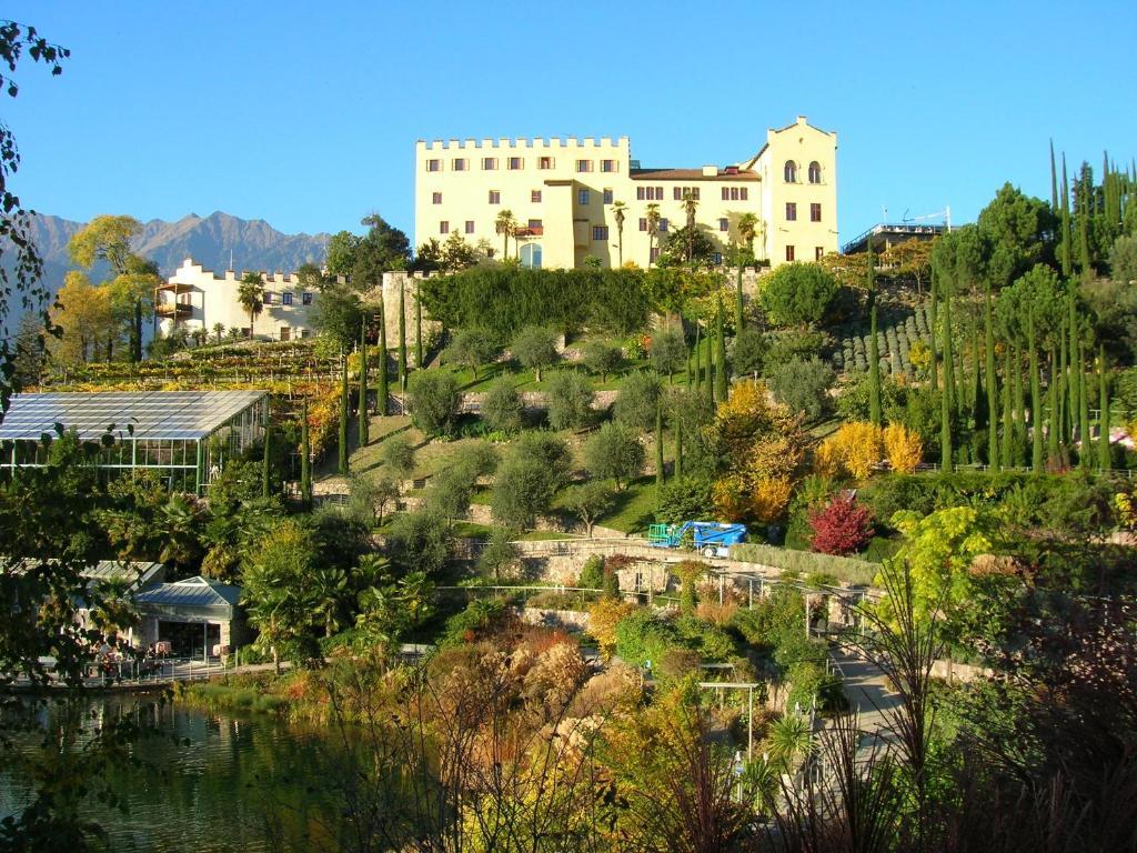 Krebishof Agriturismo Шена Екстер'єр фото